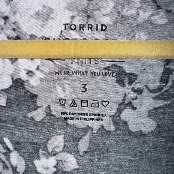 Torrid Black and Pink Relaxed Short Sleeve Blouse - Picture 3 of 3